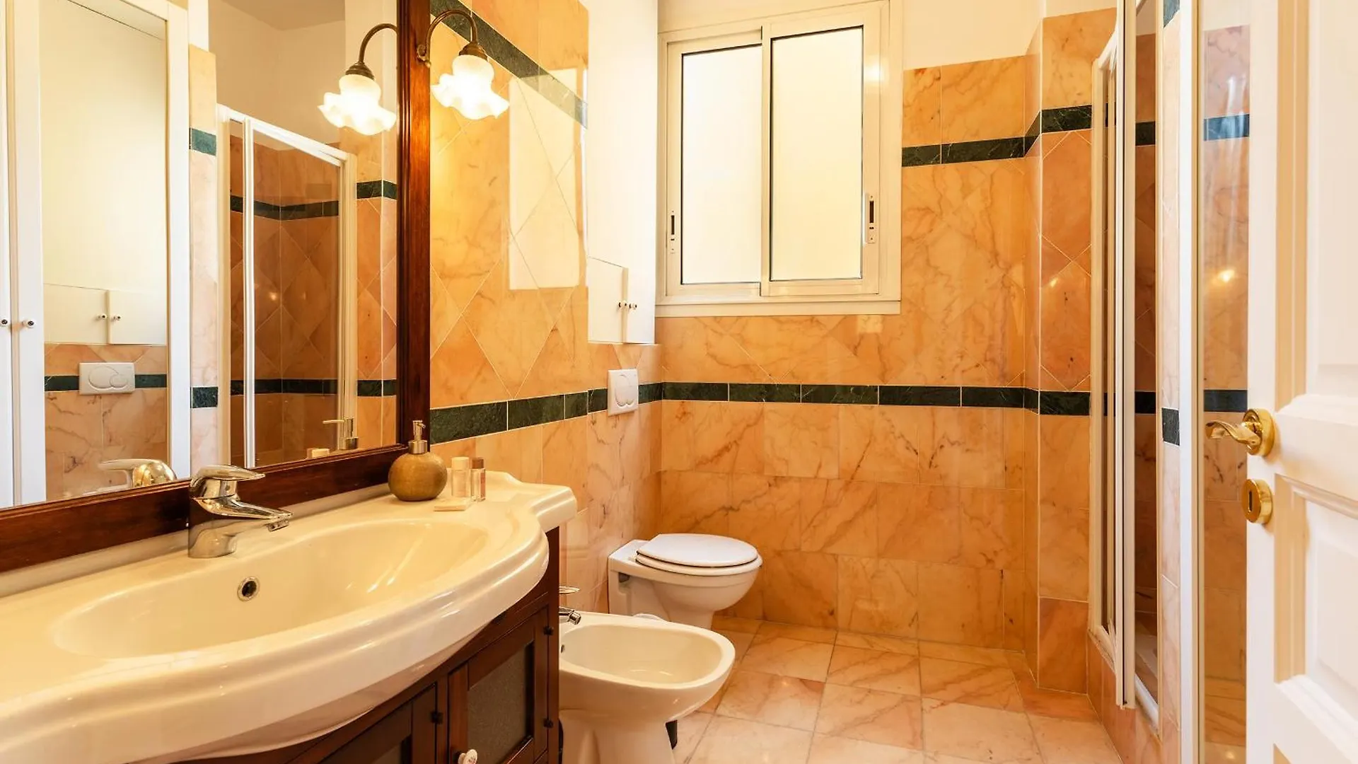 Le 3 Promenade Ap4424 By Riviera Holiday Homes Nice Appartement